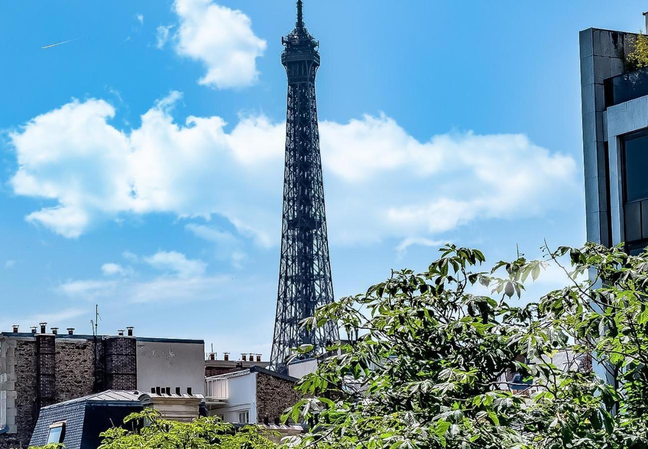 Signature Champs Elysees * Parijs